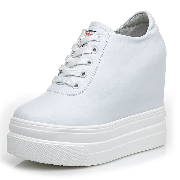 White gym sneakers women's